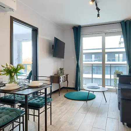 Apartment Przy Porcie Z Klimatyzacja, Garazem I Rowerami