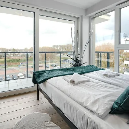 Apartment Przy Porcie Z Klimatyzacja, Garazem I Rowerami Kolobrzeg